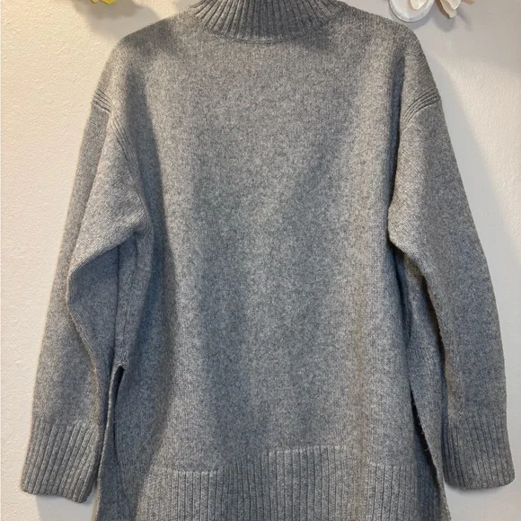 H&M Gray Ribbed Mock Neck Sweater - Picture 2 of 10